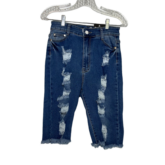Fashion Nova See Me Now Distressed Bermuda Shorts Size 9 NWT - Picture 1 of 5